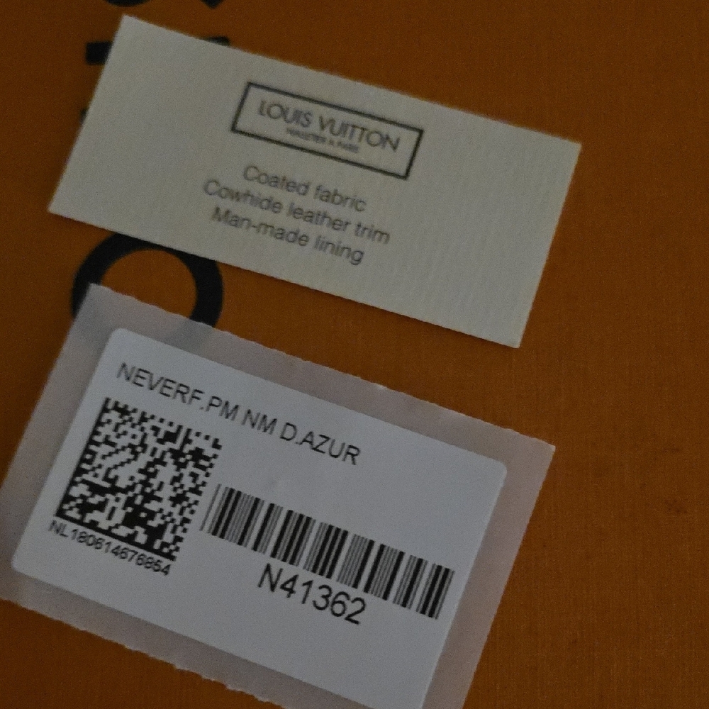 Authentic Louis Vuitton Neverfull PM - Picture 6 of 12